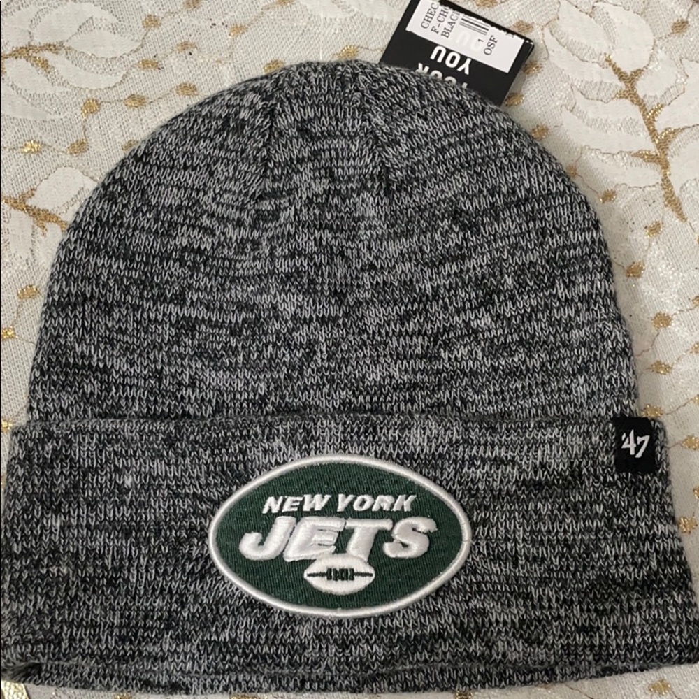 Gray NY Jets beanie. NWT.
